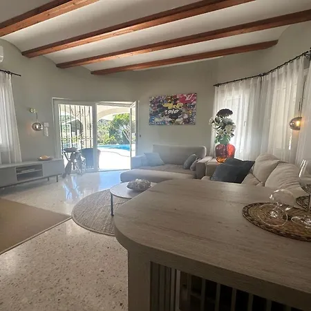 Emma Villa